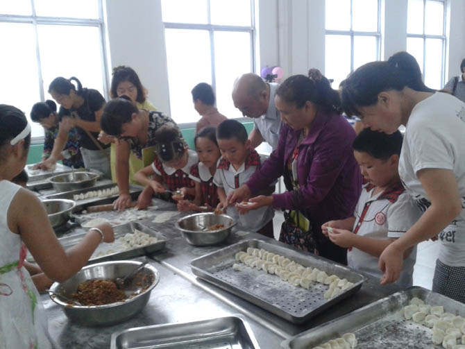 亲子园大班毕业典礼一撇