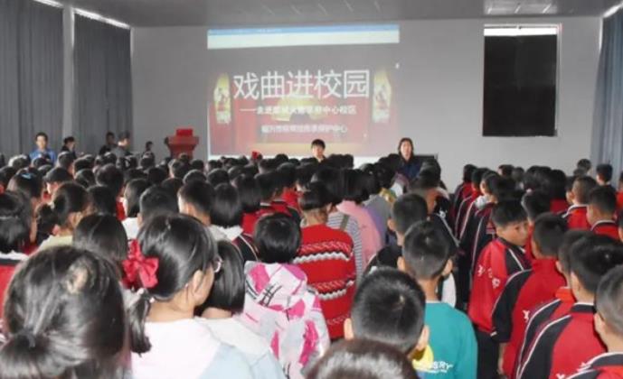 临沂市柳琴戏传承保护中心“戏曲进校园”走进郯城大唐学府