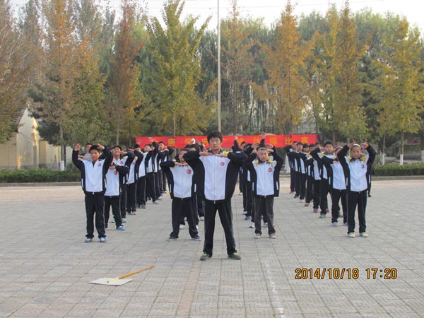 初中部广播操比赛剪影