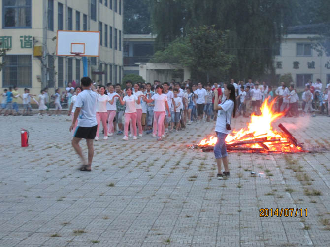 大唐学府部分老师利用假期排练大合唱